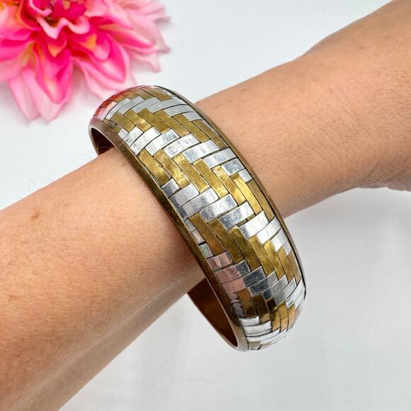 Vintage Two Tone Metallic Basketweave Bangle Bracelet Brass Silver Tone Chunky - Picture 3 of 12